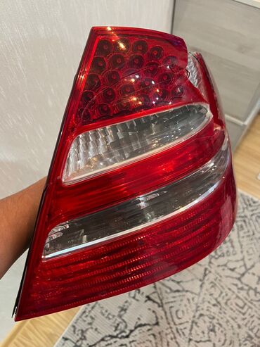w211 молдинг: Задний правый стоп-сигнал Mercedes-Benz Оригинал, Германия