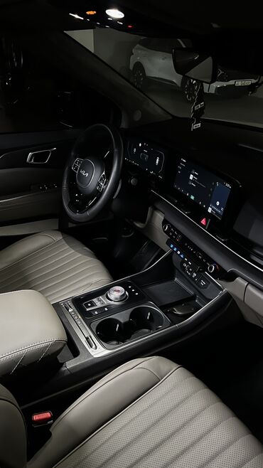 Kia: Kia Carnival: 2025 г., 1.6 л, Автомат, Гибрид, Минивэн — 16