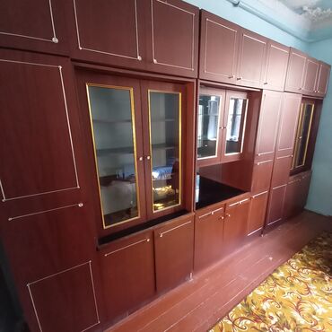 Серванты: Продается мебель для зала - стенка.
в г.Ош цена 6999 с., договорная