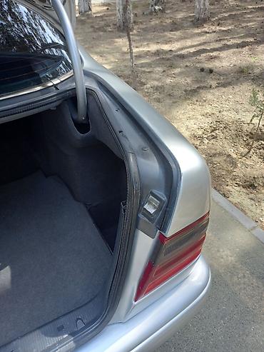Mercedes-Benz: Mercedes-Benz E-Class: 2 l | 1997 il Sedan — 9