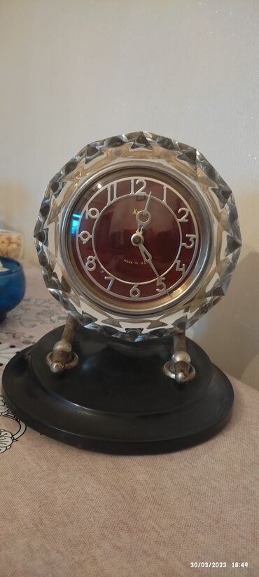 saat alisi satisi: Antik saat mayak. hədiyyə alınıb 20 il əvvəl. 1975 ci ilin saatıdır