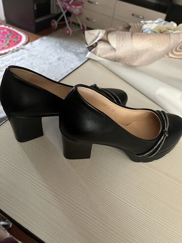 черные каблуки: Туфли 37, цвет - Черный