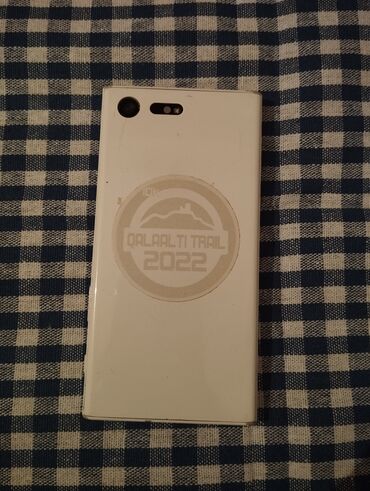 Sony: Sony Xperia Zr, rəng - Ağ, Sensor — 4