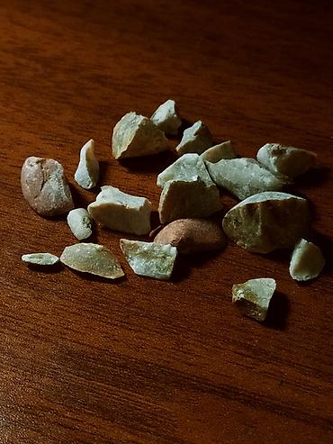 epoksid qətranı: Qarışıq kiçik daş kolleksiyası – sitrin kvars və digər təbii daş — 1