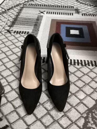 черные туфли на каблуке: Туфли 38, цвет - Черный