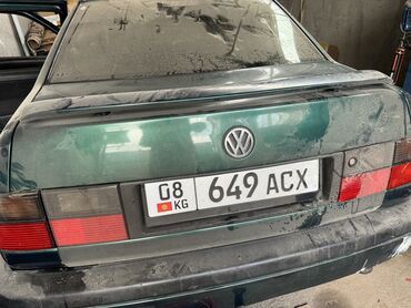 Volkswagen: Volkswagen Vento: 1994 г., 1.8 л, Механика, Бензин, Седан