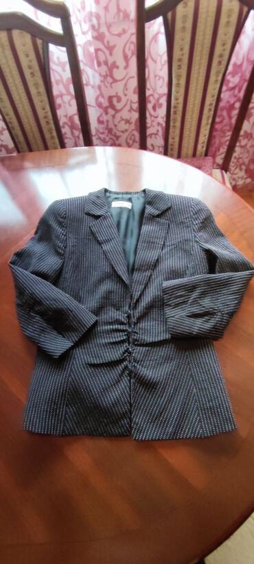 Sakoi: Fantastičan originalni Armani sako. Elegantan, visokog kvaliteta — 4