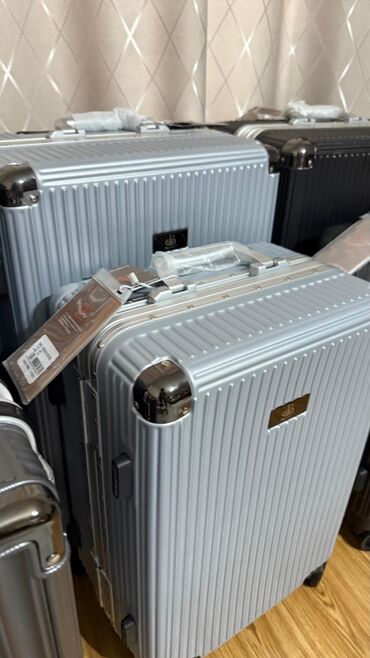 Чемоданы: Чемоданы размер M,S M-6250сом S-4250сом если купите вместе m и s- — 3