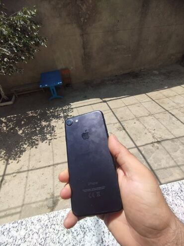 IPhone 7, 128 GB, Qara, Qırıq