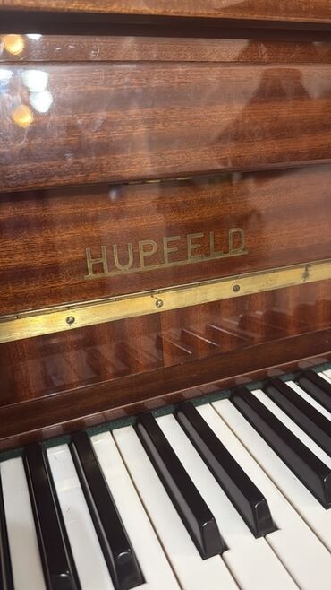 ремень аккордеон: Пианино Hupfeld (вертикальное) - Классический акустический инструмент