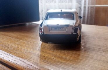 Igračke: Nov model automobila Rols Rojs Fantom. Napravljen je od kvalitetne ABS — 14