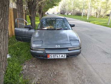 Mazda 323: 1989 г., 1.6 л, Механика, Газ, Седан