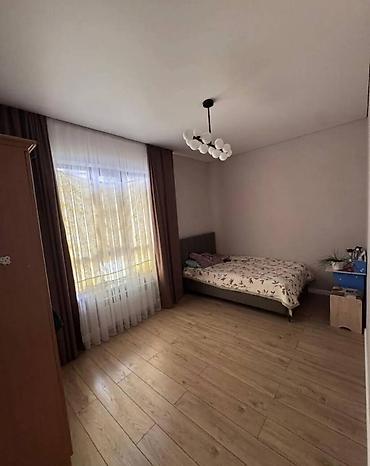 Продажа коттеджей и домов: Продается 5‑комнатный дом Локация: район Токтогула/Карпинка, центр — 11