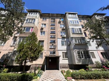 продажа квартиры в бишкеке: 3 бөлмө, 58 кв. м, 104-серия, 2 кабат, Эски ремонт