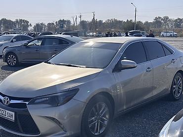 audi a3 2018: Toyota Camry: 2016 г., 2.5 л, Автомат, Бензин, Седан — 2