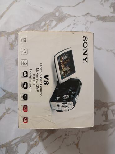 Videokameralar: Sony V8 rəqəmsal video kamera 12 meqapiksel təsvir ölçüsü və 8x