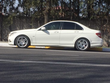 Mercedes-Benz: Mercedes-Benz C 180 2010 на lalafo.kg - фото 3 Mercedes-Benz C 180 2010 в Бишкек - фото 3