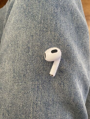 airpods левое ухо: Один наушник,правое ухо,без кейса,оригинал