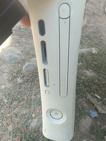 xbox original: Xbox 360 (белая, «толстая» версия) — только сама приставка. Не знаю — 1
