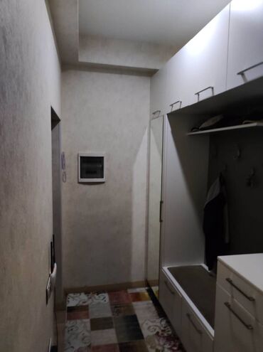 Uzunmüddətli kirayə mənzillər: Neftçilər metrosuna Nazli şadliq evinə yaxın 20 mertebeli binanın 6-cı — 14