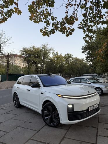 Lixiang: Lixiang L7: 2024 г., 1.5 л, Автомат, Электромобиль, Кроссовер