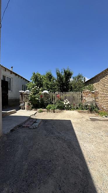 Продажа коттеджей и домов: 🏡 Продаётся дом в Балыкчы! 📍 Дом расположен в хорошем, развитом — 17
