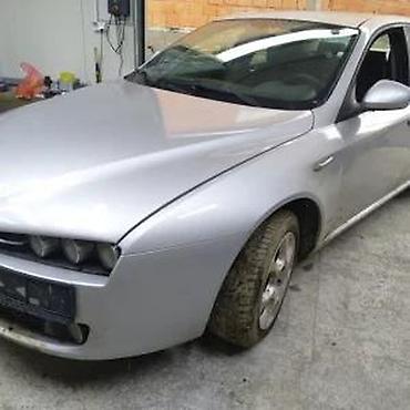 midnight boja: Alfa Romeo 159 hauba kod boje 565/A. Alfa Romeo 159 hauba kod boje — 1