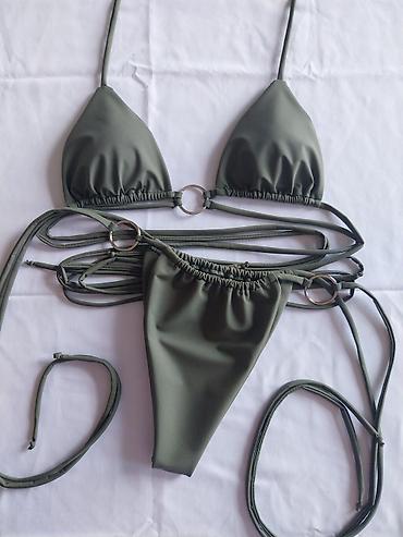 dva srca slike: Bikini set – maslinasto zeleni, sa ukrasnim metalnim prstenovima - — 3