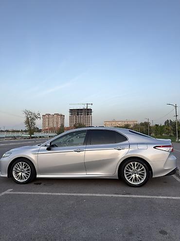 100: Toyota Camry: 2018 г., 2.5 л, Вариатор, Гибрид, Седан — 5