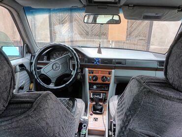 Транспорт: Mercedes-Benz W124: 1992 г., 2.6 л, Механика, Бензин, Седан