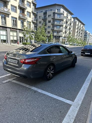 sukan satisi: Nissan Altima sedan - Korpus: 4 qapılı sedan, tünd boz rəng - — 4