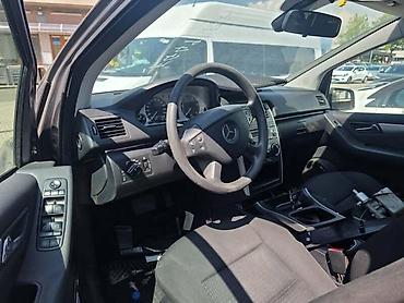 Kompletan auto u delovima: MERCEDES BENZ B 180 2009. GOD. - KOMPLETAN AUTO U DELOVIMA | — 3
