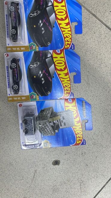 детские машины на пульте управления: Hotwheels машинки Скайлайн 800сом Майнкрафт 500сом Мазда 600 вайпер