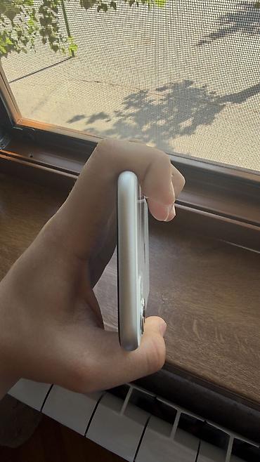 iphone se 2020 barter: IPhone 11, 128 GB, Ağ, Barmaq izi, Face ID — 5