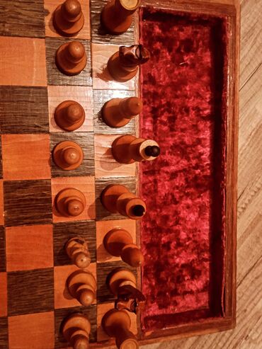 Şahmatlar: Taxta şahmat dəsti – qutulu, əl işinə bənzər klassik model — 7