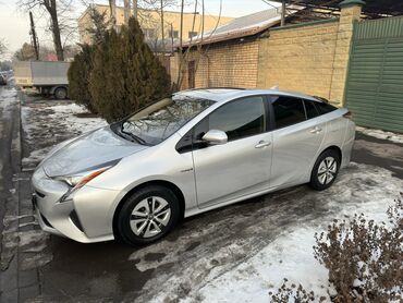 Toyota: Toyota Prius: 2016 г., 1.8 л, Вариатор, Гибрид