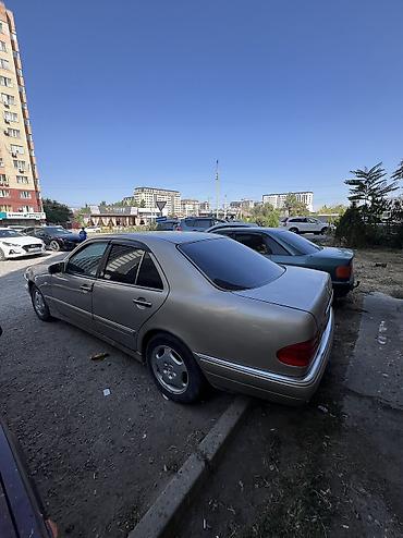 молдинги w210: Mercedes-Benz E-Class: 1997 г., Седан — 3