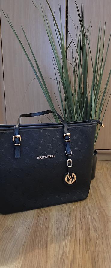Modni rančevi: GUESS LOUISS VUITTON MICHAEL KORS. Elegantne damske torbe – crna — 4