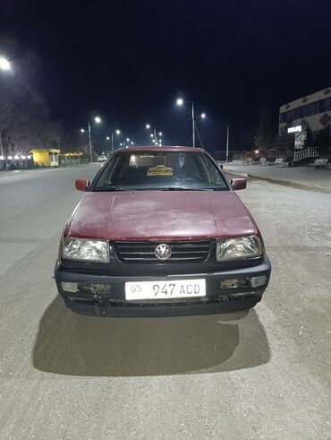 насос для авто: Volkswagen Vento: 1993 г., 2 л, Механика, Бензин, Седан