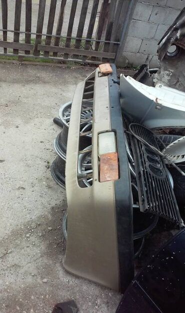 Auto delovi: Audi kupe farovi.,, — 5