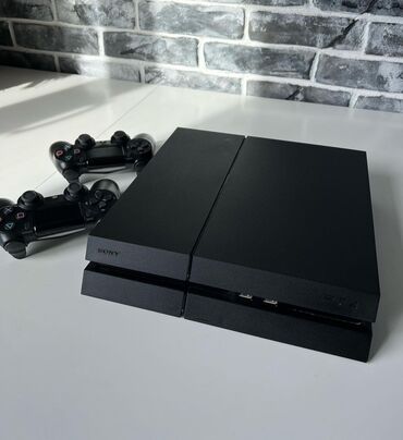 PS4 (Sony PlayStation 4): Fat модель. Память 500гб, состояние отличное Заводская пломба на