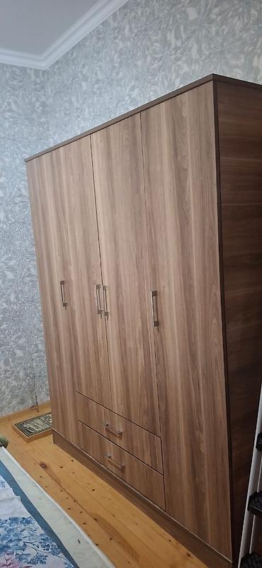 şaxta baba oyuncagi: 4 qapılı dolab 170 ₼ az işlənib, əla vəziyyətdə, köçlə bağlı məcbur — 1