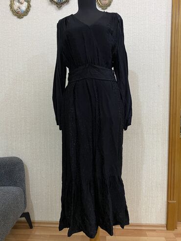Donlar: KG - Evening dress, L (EU 40)