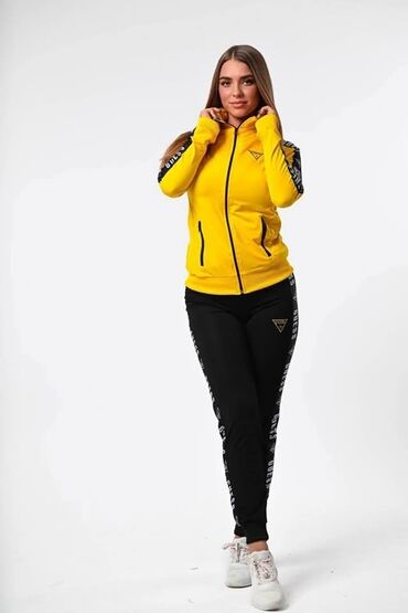 Gornji i donji deo: Ženska komplet trenerka 
s do xl — 2