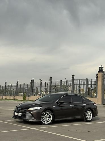 сиденя голф 3: Toyota Camry: 2018 г., 2.5 л, Автомат, Гибрид, Седан — 5