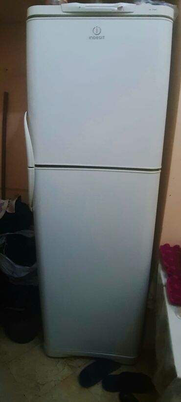 Mətbəx kombaynları və doğrayıcıları: 2 qapılı Indesit Soyuducu Satılır, rəng - Ağ