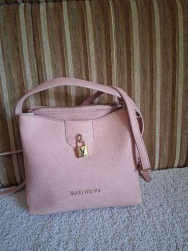 him rs: Valentino by Mario Valentino torba – svetloružičasta, zrnaste teksture — 2