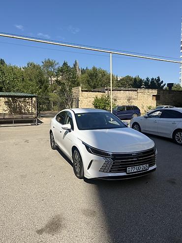 Автоуслуги: Salam maşın icarəyə verilir depazit 1500 azn gündəlik 45 azn maşında — 2