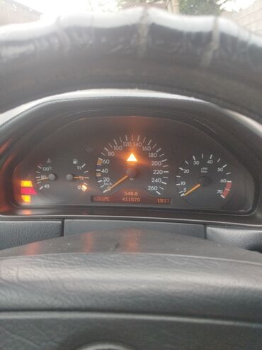 фиолетовая лампа: Mercedes-Benz 240: 1997 г., 2.4 л, Механика, Бензин, Седан