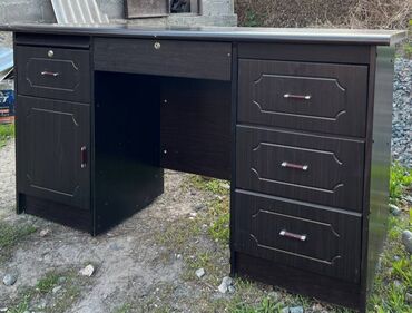 Другие столы: Продаю стол 4500с